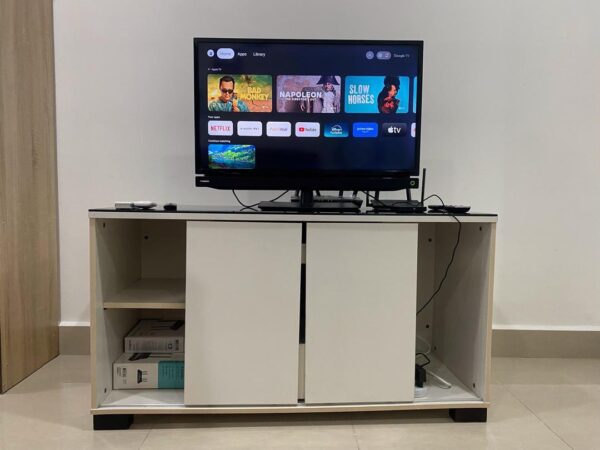 Cozy Shaftsbury high floor (13A-11)